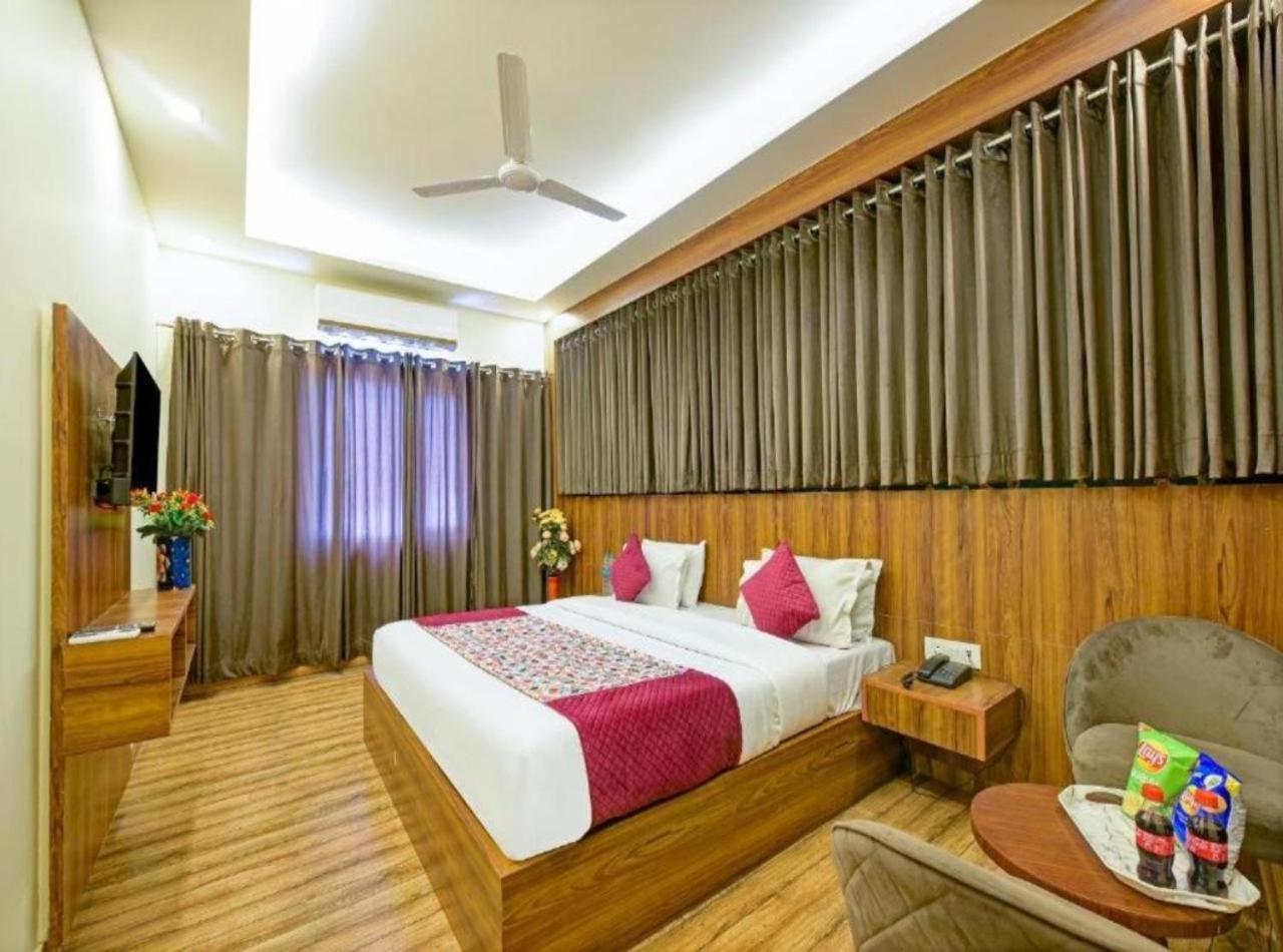 Rosewood A Family Near Delhi Airport 4* New Delhi