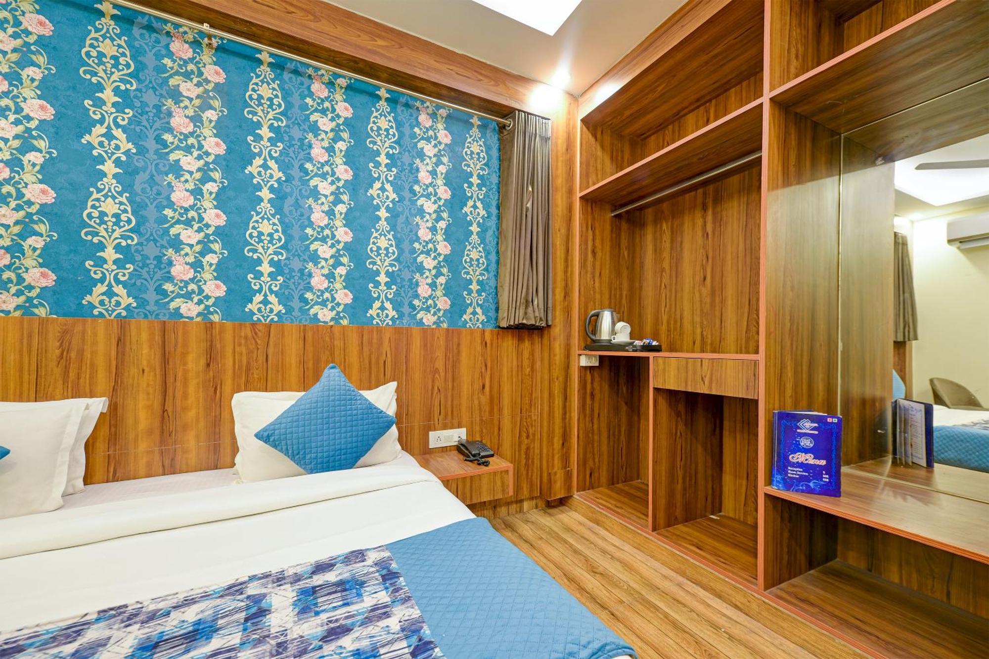 Rosewood A Family Near Delhi Airport 4*